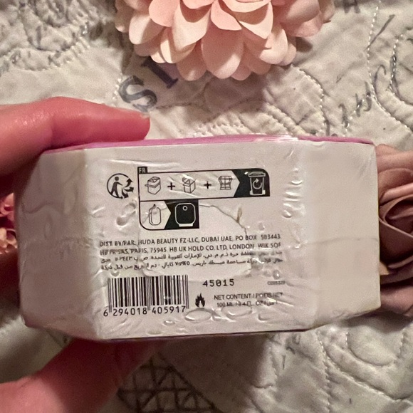 Kayali Fleur Majesty Rose Royale 31 - Picture 4 of 4